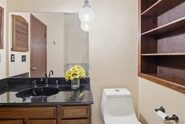 6043 S Glencoe Way Centennial, CO 80121