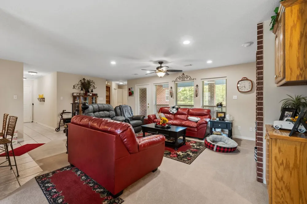 98 Heather Lane Trinity, TX 75862
