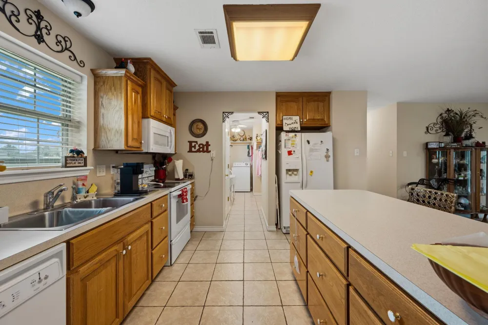 98 Heather Lane Trinity, TX 75862