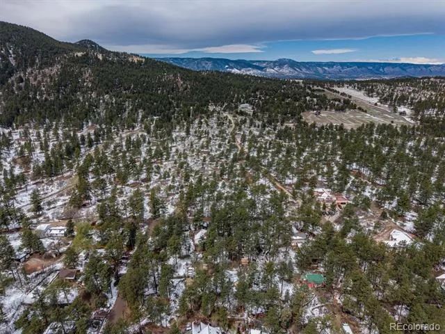 9231 Curtis Road Larkspur, CO 80118