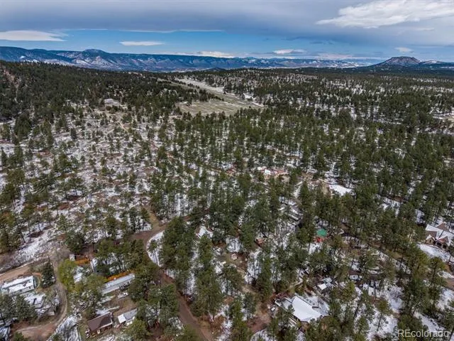 9231 Curtis Road Larkspur, CO 80118