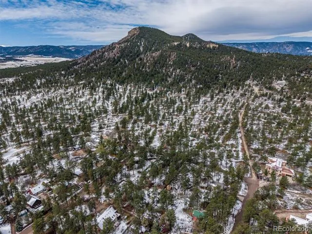 9231 Curtis Road Larkspur, CO 80118