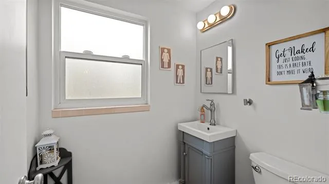 17 Clover Circle Colorado Springs, CO 80906