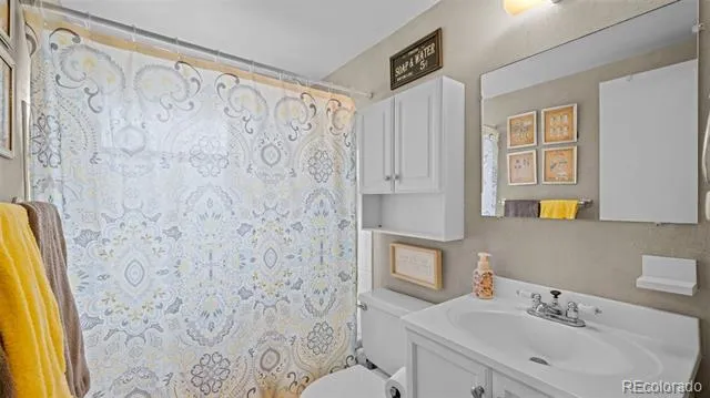 17 Clover Circle Colorado Springs, CO 80906