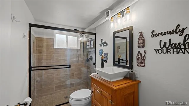17 Clover Circle Colorado Springs, CO 80906