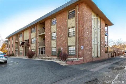1021 Carr Street #22