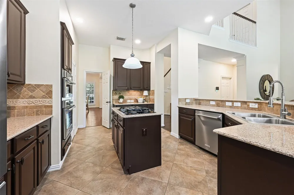 35 Monet Bend Place The Woodlands, TX 77382