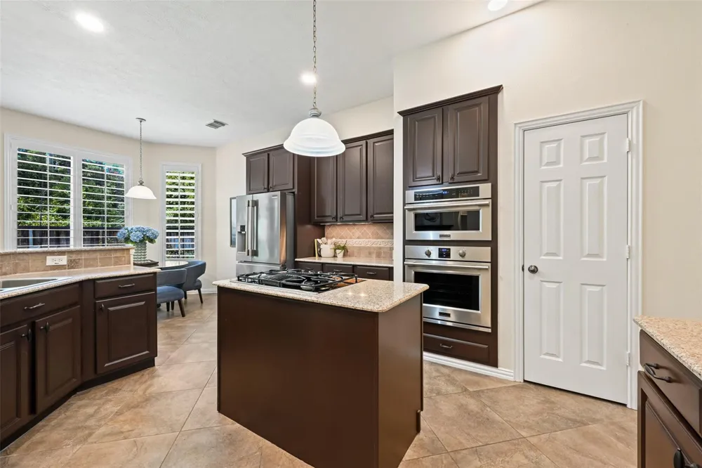 35 Monet Bend Place The Woodlands, TX 77382