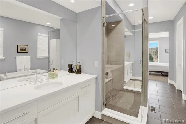 31 S Oneida Court Denver, CO 80230