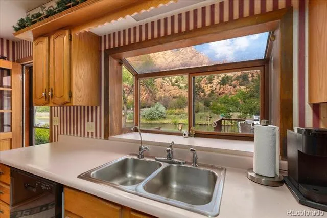19811 US Highway 50 Cotopaxi, CO 81223