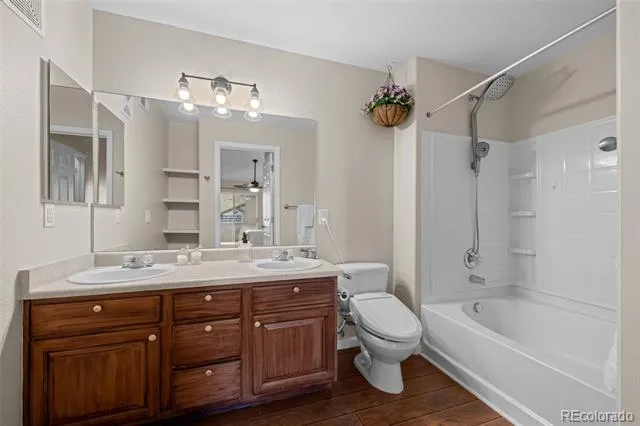 4572 Copeland Loop #201 Littleton, CO 80126
