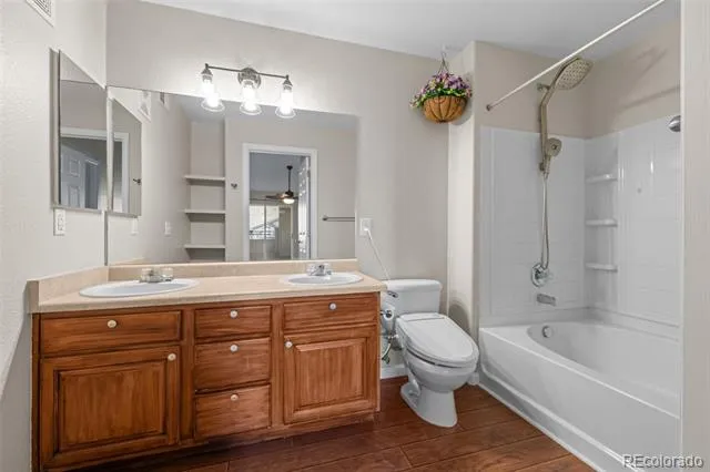 4572 Copeland Loop #201 Littleton, CO 80126