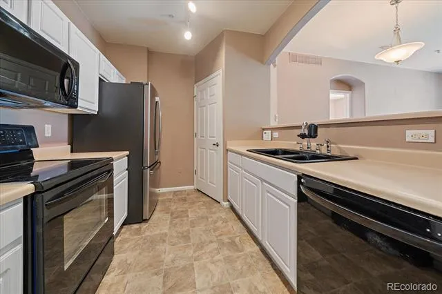 5255 Memphis Street #202 Denver, CO 80239