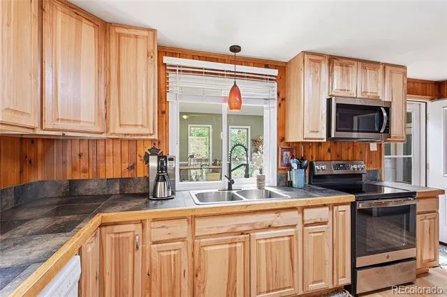 22867 Pawnee Road Indian Hills, CO 80454