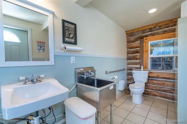 43 County Rd 102 Guffey, CO 80820