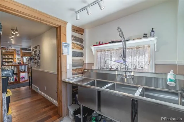 43 County Rd 102 Guffey, CO 80820