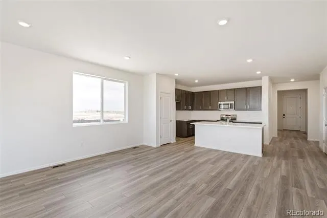 47409 Magnolia Avenue Bennett, CO 80102