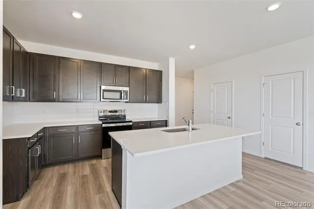 47409 Magnolia Avenue Bennett, CO 80102