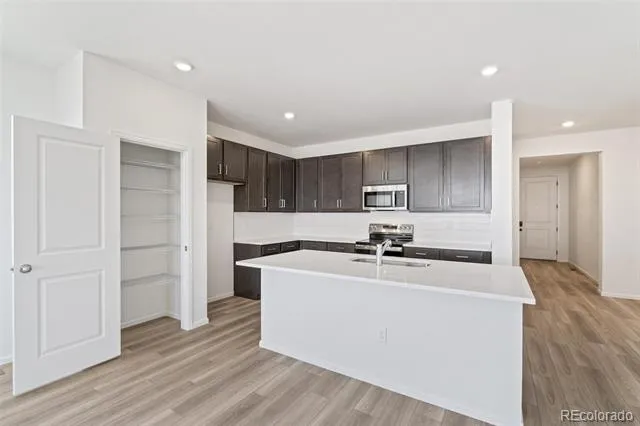 47409 Magnolia Avenue Bennett, CO 80102