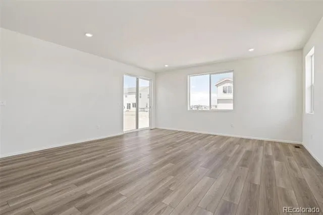 47409 Magnolia Avenue Bennett, CO 80102
