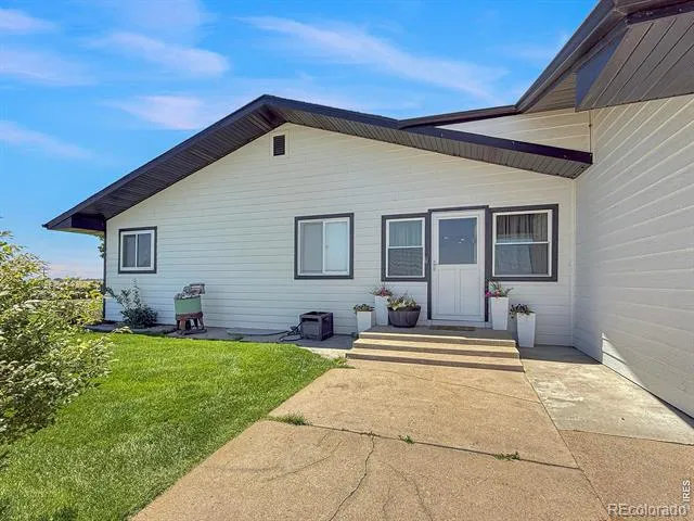 43331 County Road 16 Holyoke, CO 80734