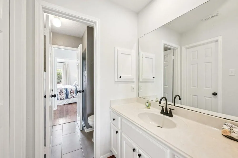 2202 Castle Bay Drive League City, TX 77573