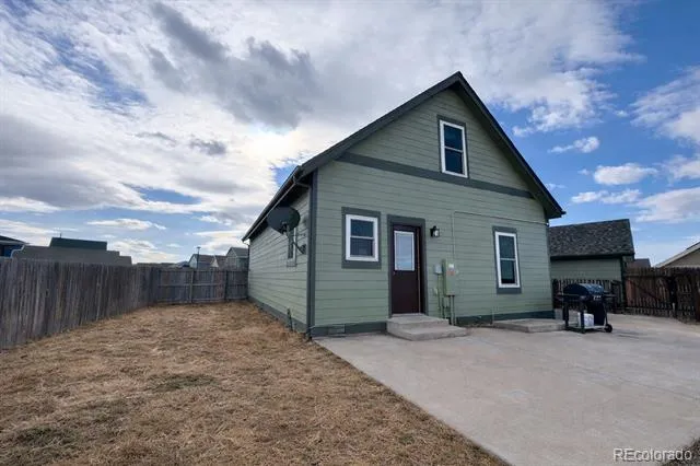 55699 E 31st Avenue Strasburg, CO 80136