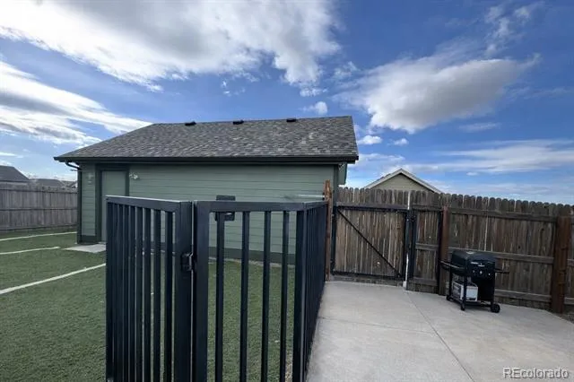 55699 E 31st Avenue Strasburg, CO 80136