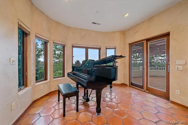 7022 Secrest Court Arvada, CO 80007