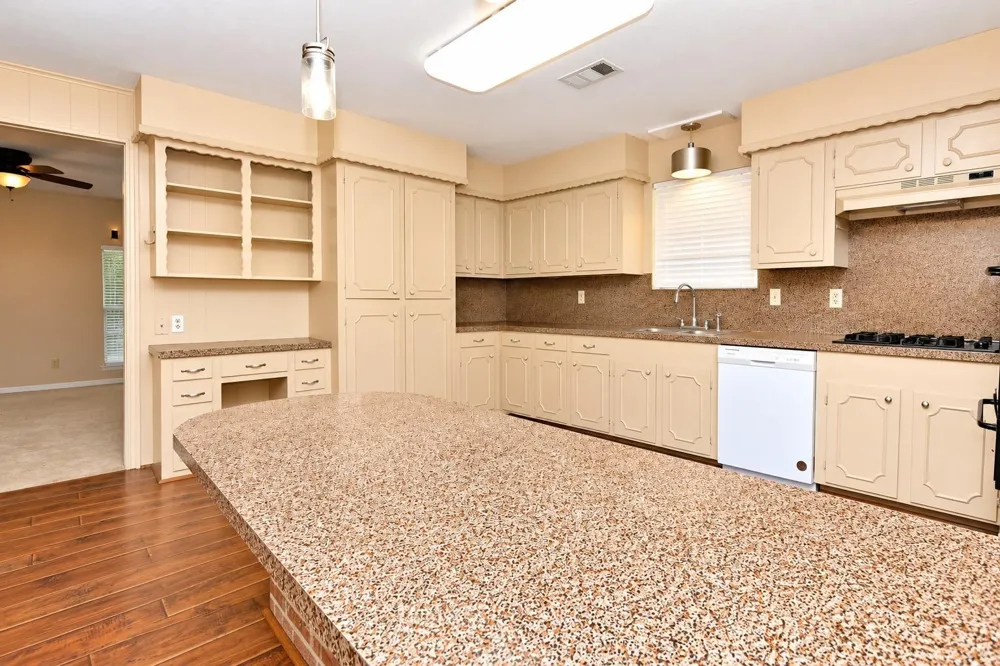 5723 Fm 2100 Road Crosby, TX 77532