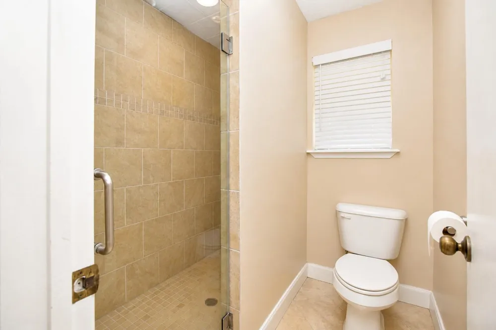 5723 Fm 2100 Road Crosby, TX 77532