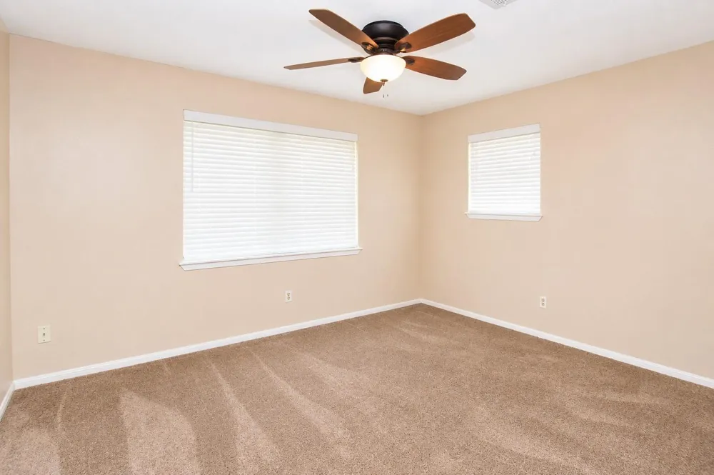 5723 Fm 2100 Road Crosby, TX 77532
