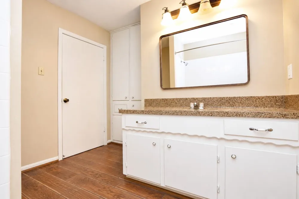 5723 Fm 2100 Road Crosby, TX 77532