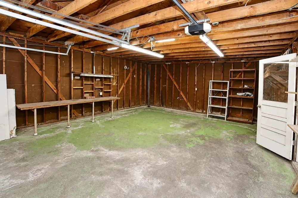 5723 Fm 2100 Road Crosby, TX 77532
