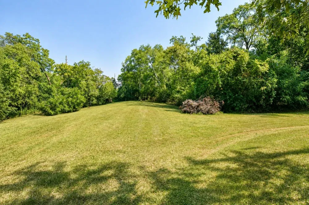 5723 Fm 2100 Road Crosby, TX 77532