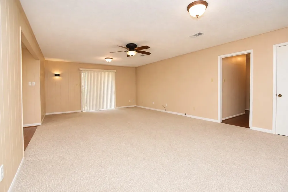 5723 Fm 2100 Road Crosby, TX 77532