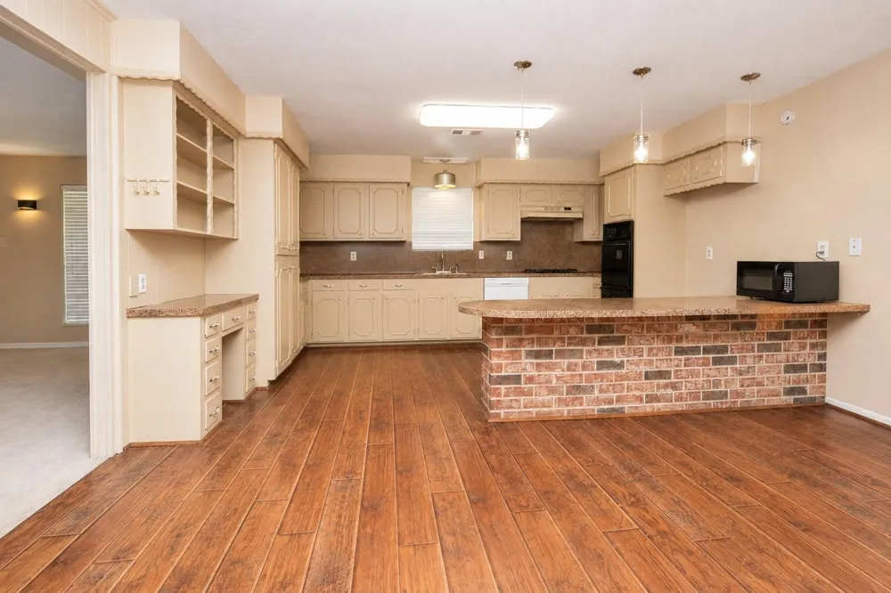 5723 Fm 2100 Road Crosby, TX 77532