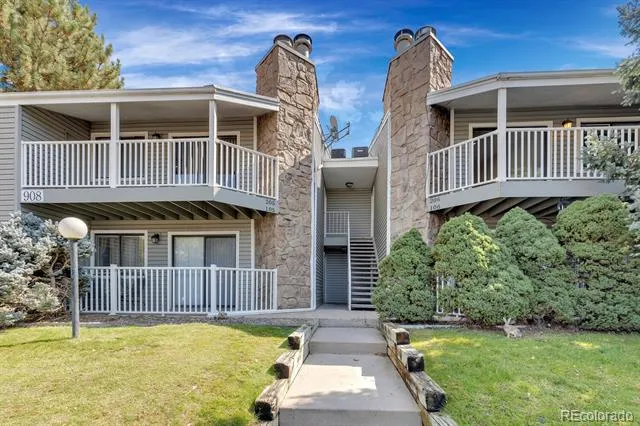908 S Walden Way #206 Aurora, CO 80017
