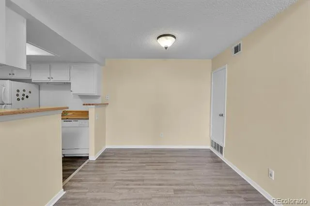 908 S Walden Way #206 Aurora, CO 80017