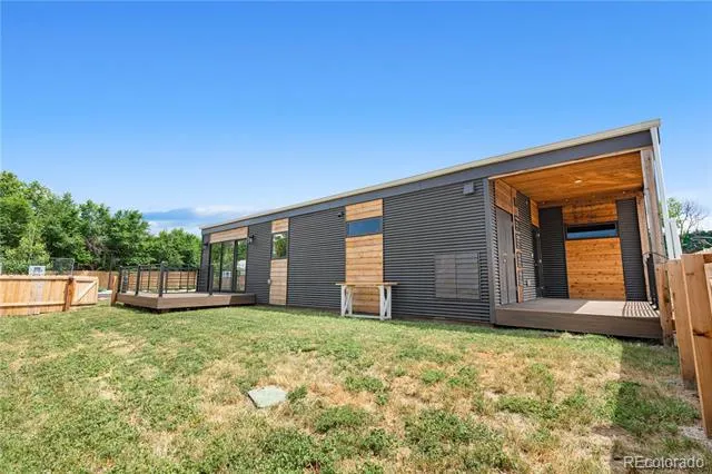 1959 Blackhawk Street Aurora, CO 80011