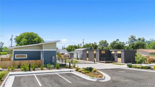 1959 Blackhawk Street Aurora, CO 80011