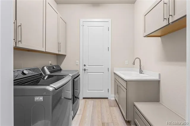 21996 E Allenspark Place Aurora, CO 80016