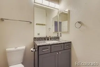 9836 W Freiburg Drive #B Littleton, CO 80127