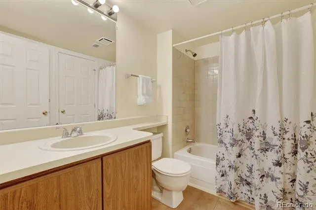 2575 S Syracuse Way #E207 Denver, CO 80231