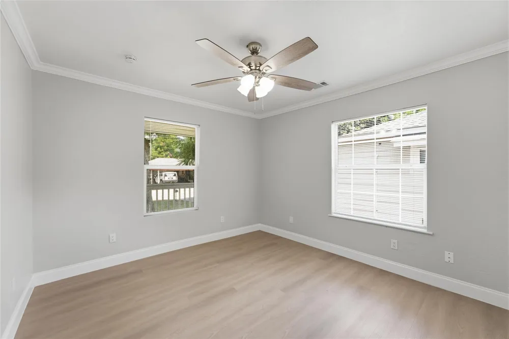 912 Seymour Street Pasadena, TX 77506