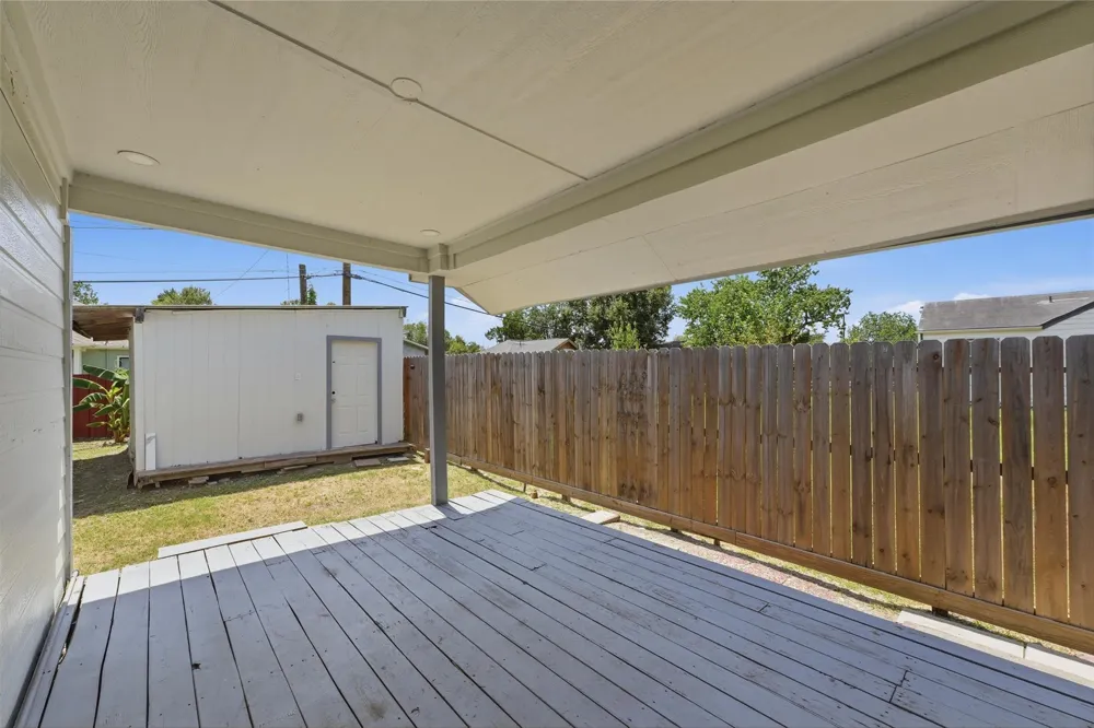 912 Seymour Street Pasadena, TX 77506