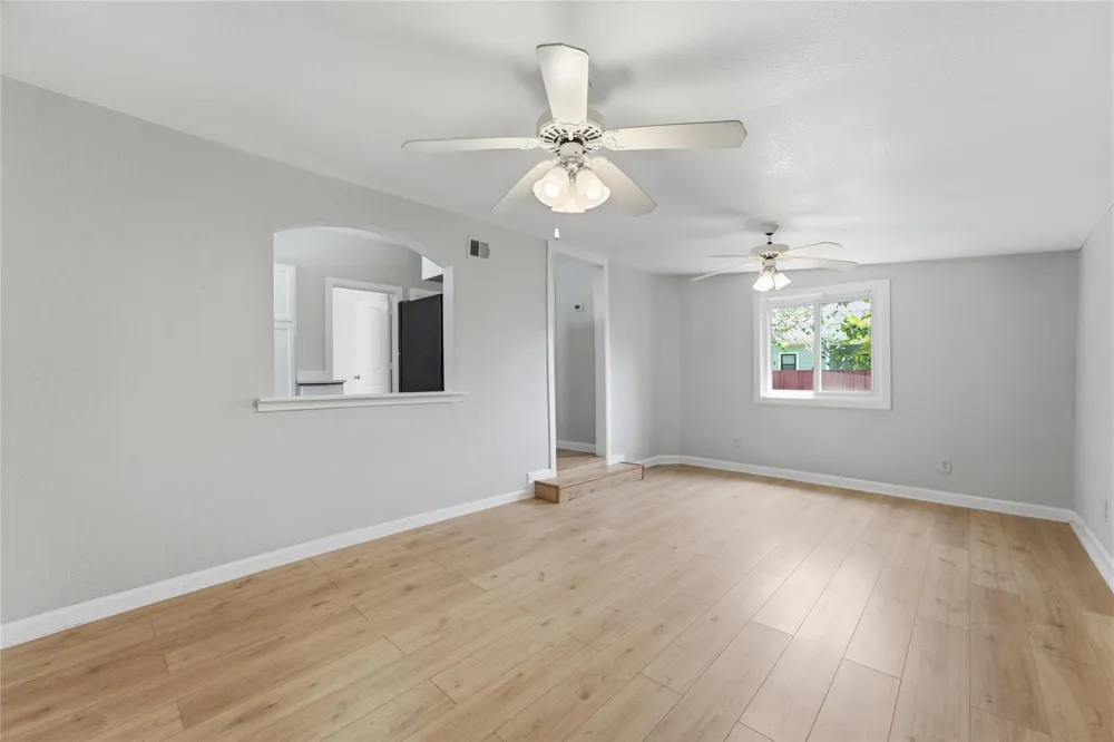 912 Seymour Street Pasadena, TX 77506