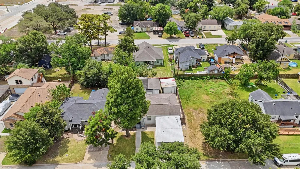 912 Seymour Street Pasadena, TX 77506
