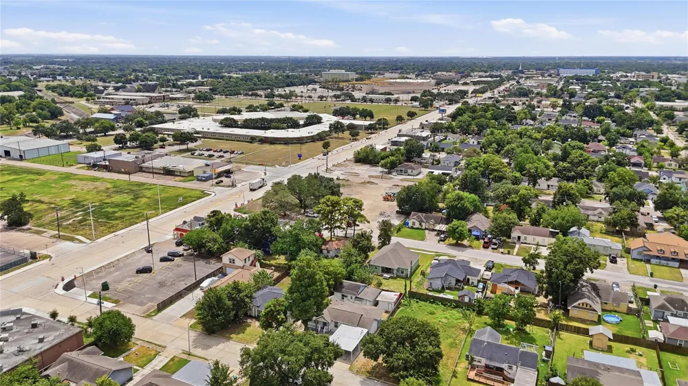 912 Seymour Street Pasadena, TX 77506
