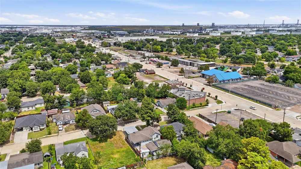 912 Seymour Street Pasadena, TX 77506